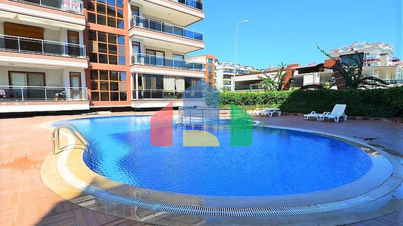 Большой светлый пентхаус с видом на Средиземное море