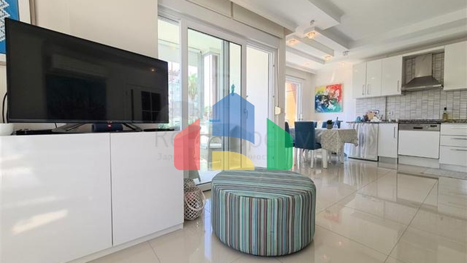 Квартира плануванням 2+1 в районі Кестель всього 50 м від моря