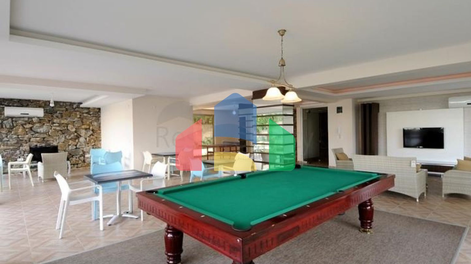 Квартира плануванням 2+1 в районі Кестель всього 50 м від моря