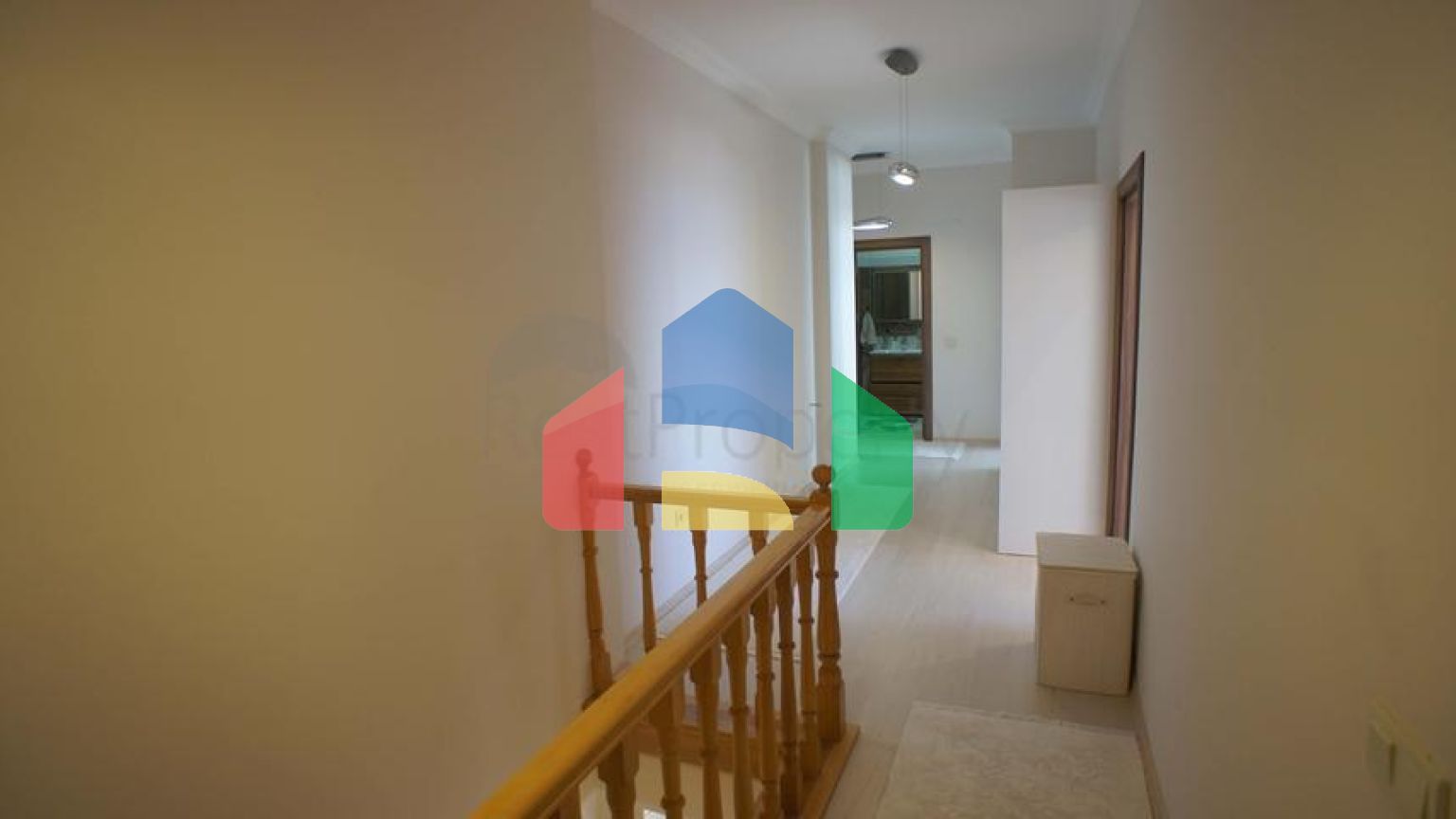 Чотирикімнатна квартира з видом на море в районі Кестель