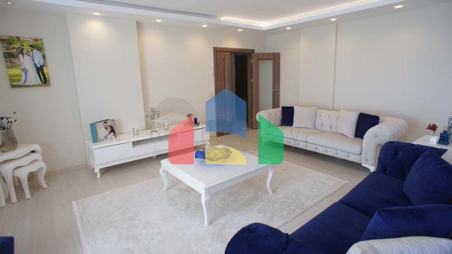 Чотирикімнатна квартира з видом на море в районі Кестель