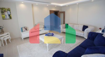 Чотирикімнатна квартира з видом на море в районі Кестель