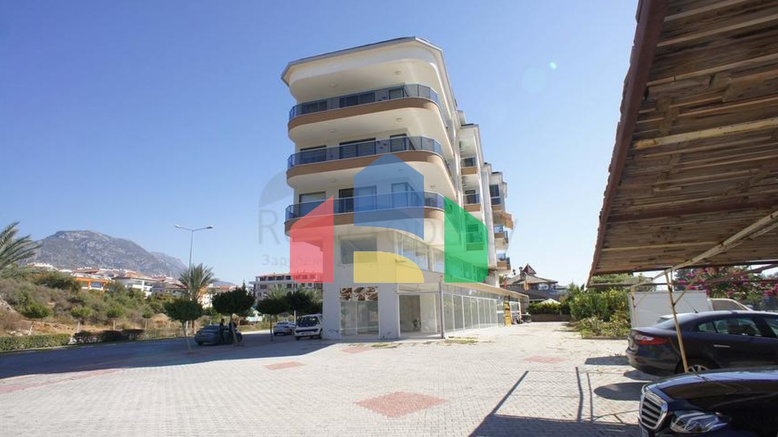 Чотирикімнатна квартира з видом на море в районі Кестель