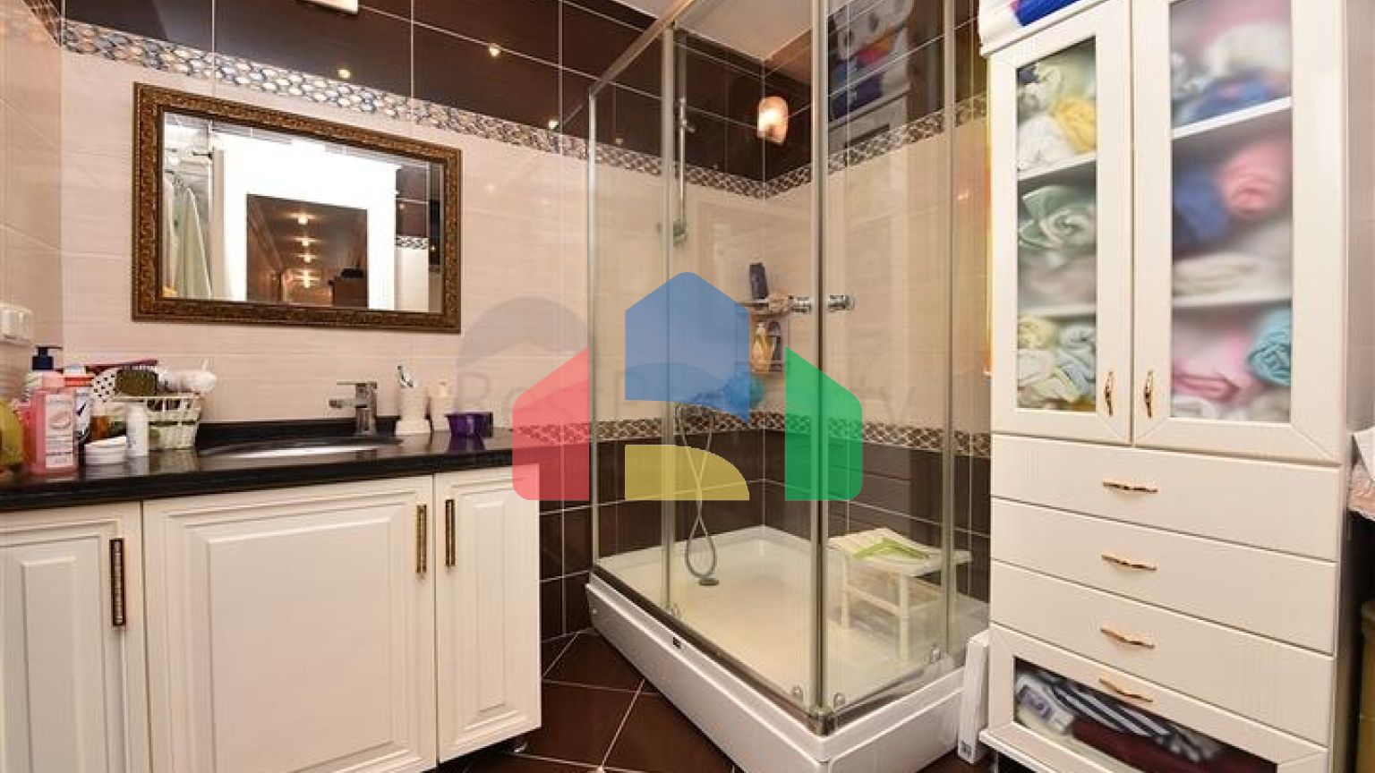 Квартира 3 + 1 з видом на море