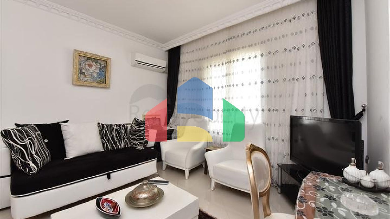 Квартира 3 + 1 з видом на море