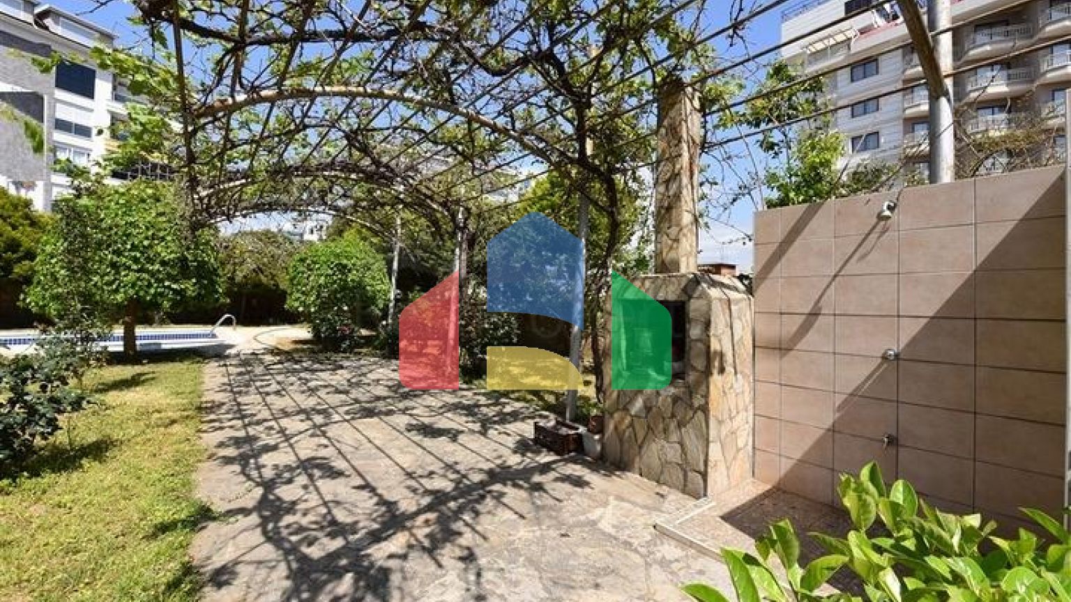 Квартира 3 + 1 з видом на море