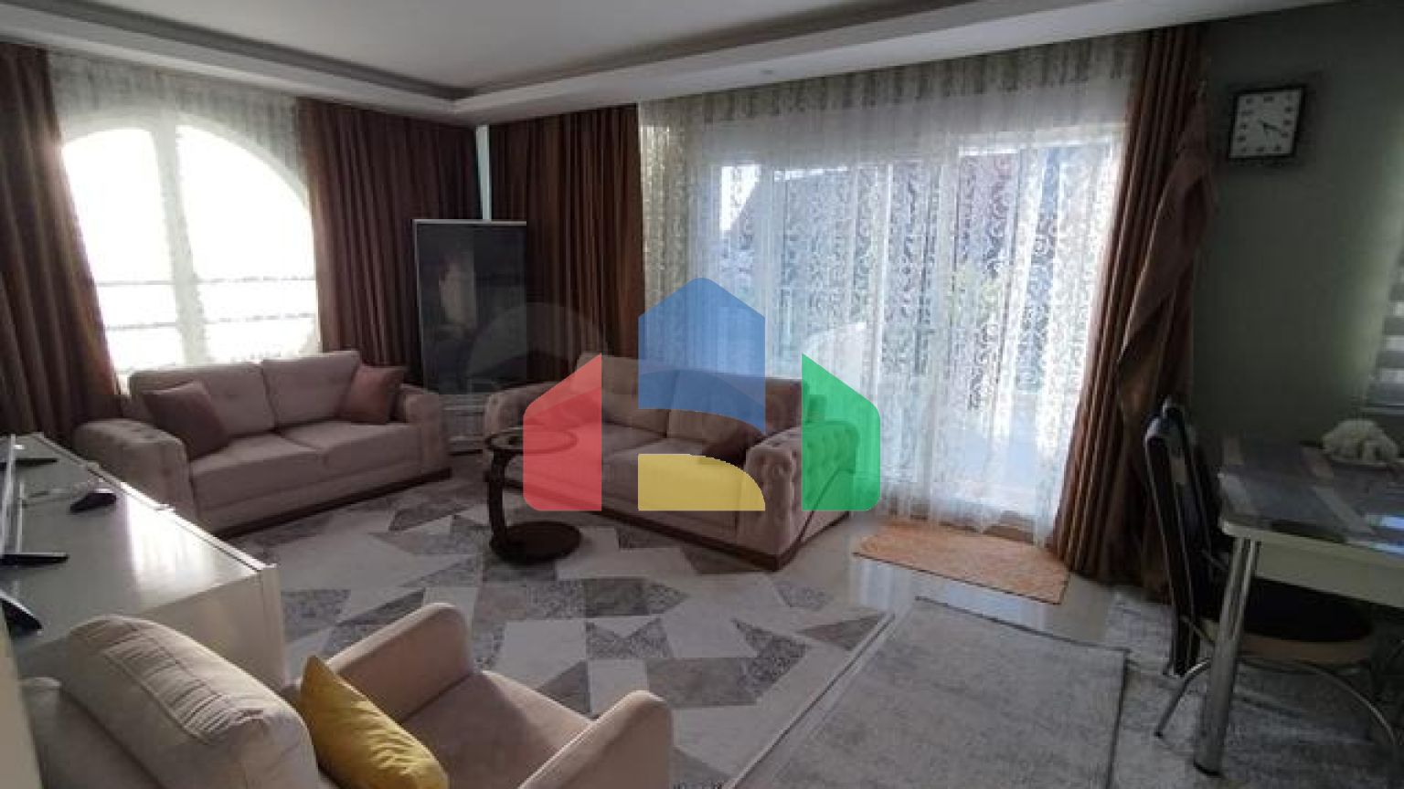 Затишна квартира 1 + 1 в районі Кестель