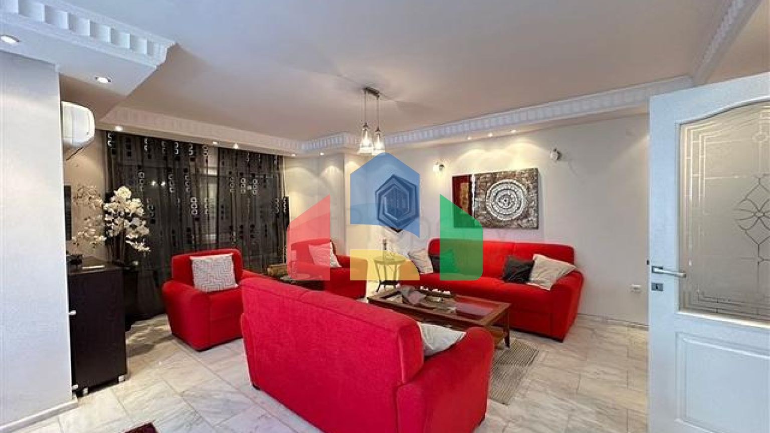 Пентхаус 4+1 на берегу реки в районе Кестель