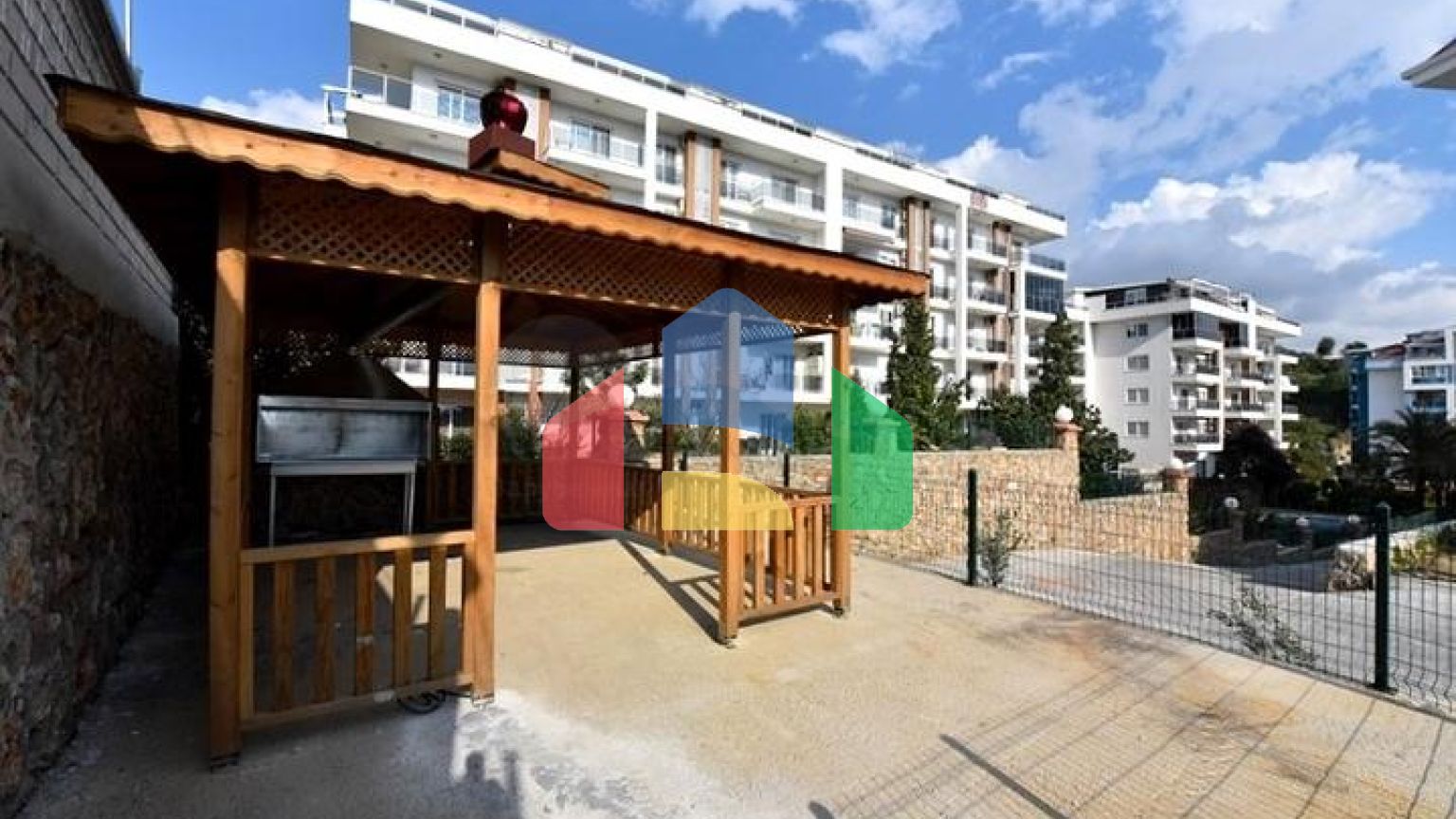 Пентхаус 2+1 в районе Кестель всего в 350 м от моря