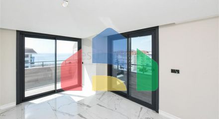 Пентхаус 3+1 с отдельной кухней на первой береговой линии в Кестеле