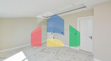 Пентхаус 3+1 с отдельной кухней на первой береговой линии в Кестеле