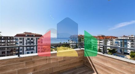 Пентхаус 3+1 с отдельной кухней на первой береговой линии в Кестеле Пентхаус 3+1 с отдельной кухней на первой береговой линии в Кестеле