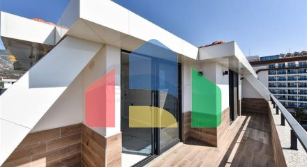 Пентхаус 3+1 с отдельной кухней на первой береговой линии в Кестеле Пентхаус 3+1 с отдельной кухней на первой береговой линии в Кестеле