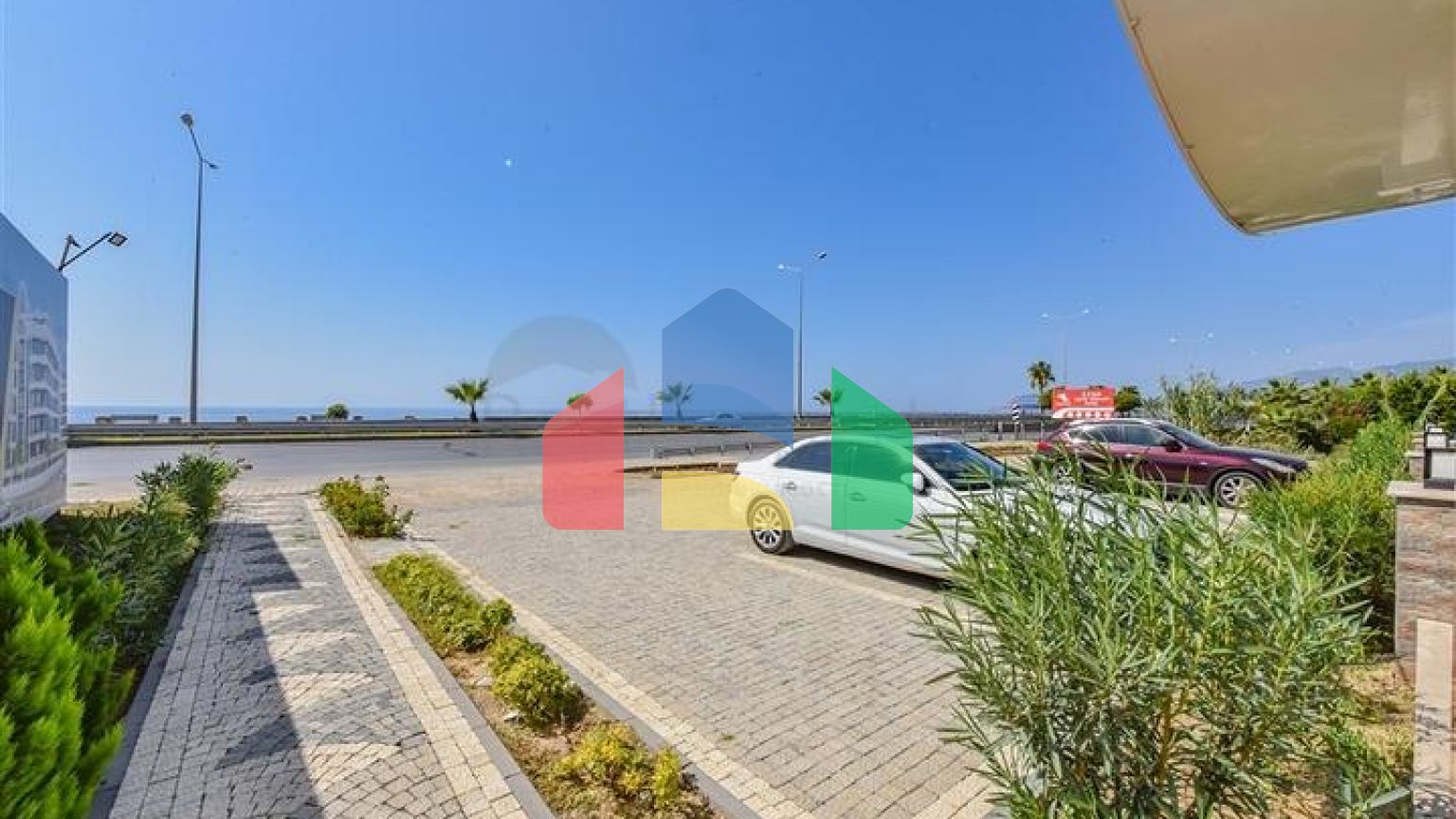 Пентхаус 3+1 с отдельной кухней на первой береговой линии в Кестеле