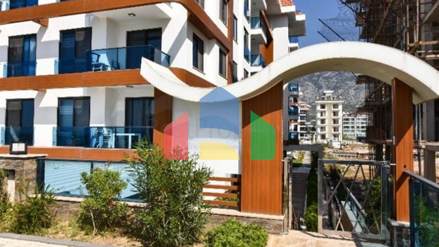 Пентхаус 3+1 с отдельной кухней на первой береговой линии в Кестеле