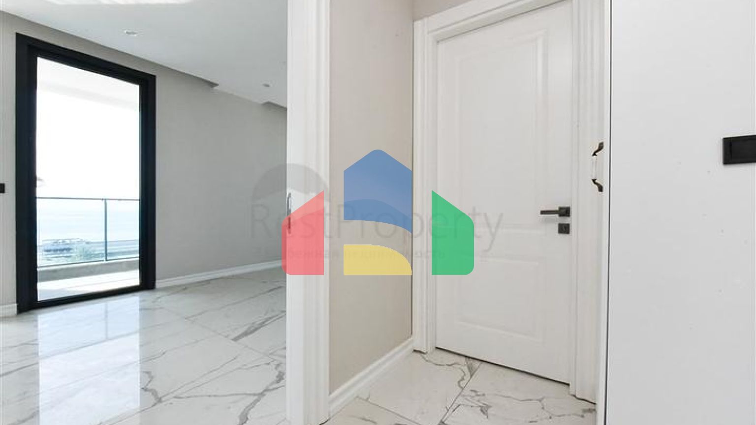 Пентхаус 3+1 с отдельной кухней на первой береговой линии в Кестеле