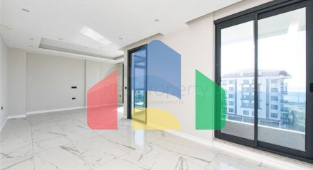 Пентхаус 3+1 с отдельной кухней на первой береговой линии в Кестеле Пентхаус 3+1 с отдельной кухней на первой береговой линии в Кестеле