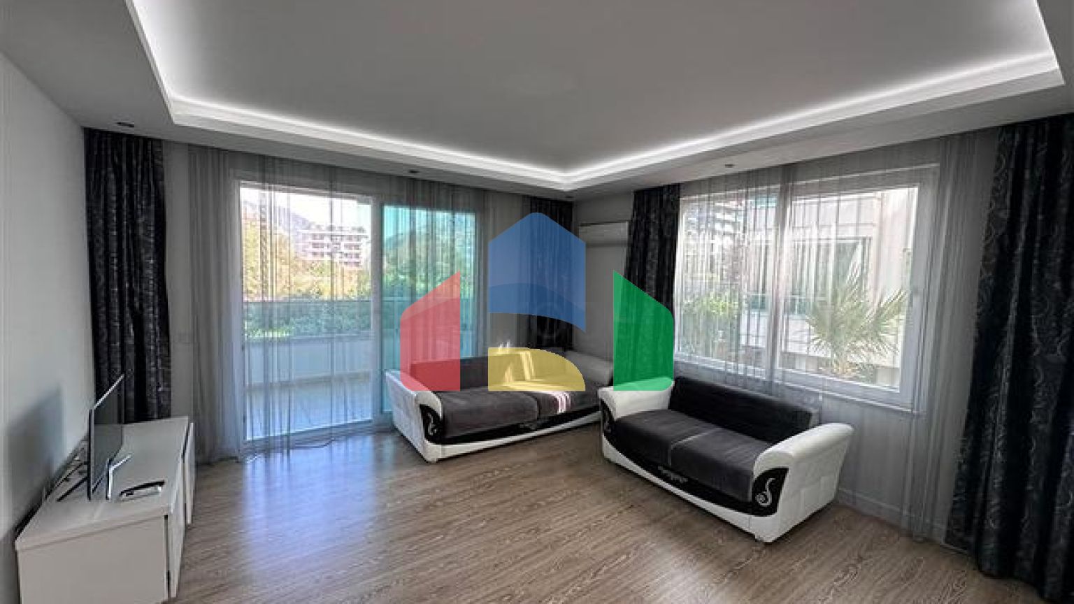 Затишна мебльована квартира поруч з морем в зеленому районі Кестель