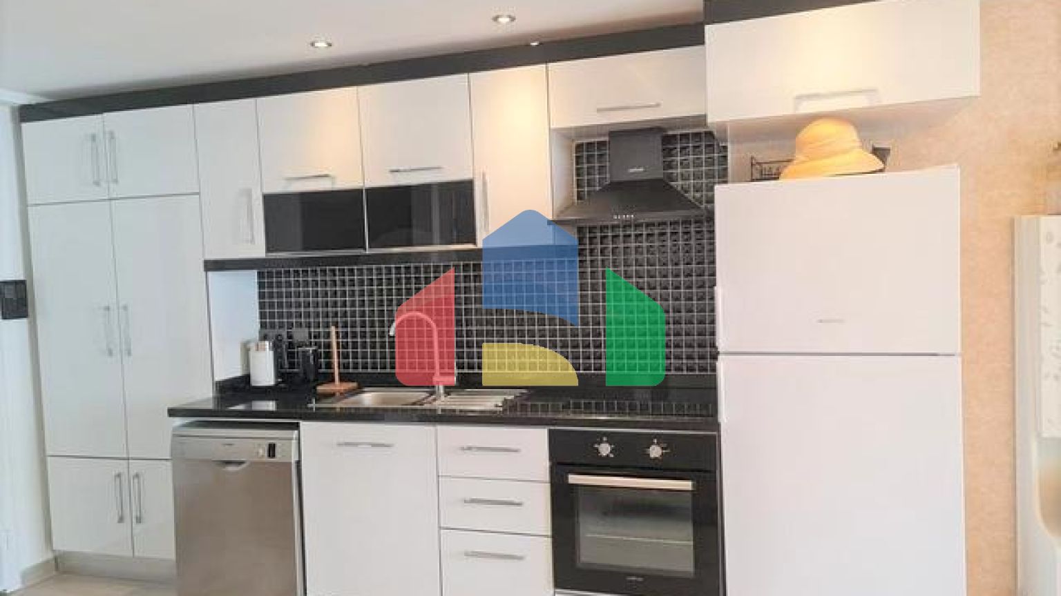 Просторий пентхаус 2 + 1 в районі Кестель