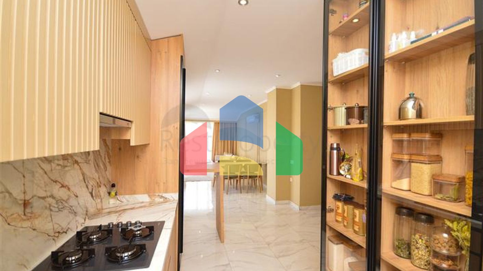 Идеальное жилье 4+1 с превосходной инфраструктурой, в районе Кестель