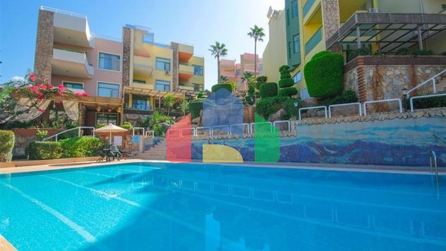 Просторная вилла для большой семьи, в пешей доступности от моря