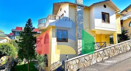 Просторная вилла для большой семьи, в пешей доступности от моря Просторная вилла для большой семьи, в пешей доступности от моря