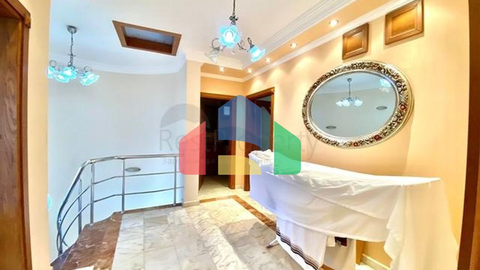 Просторная вилла для большой семьи, в пешей доступности от моря