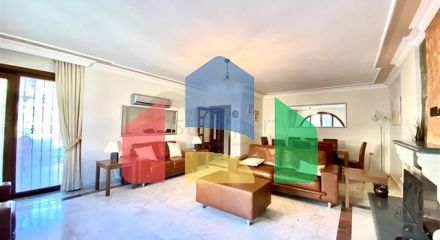 Просторная вилла для большой семьи, в пешей доступности от моря Просторная вилла для большой семьи, в пешей доступности от моря