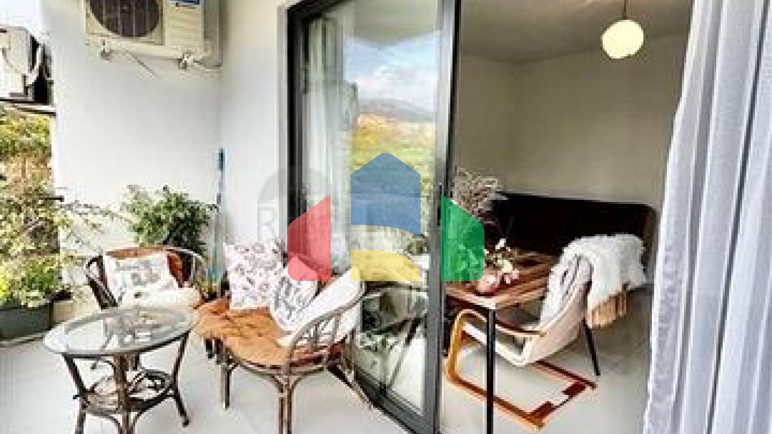 Просторная двухкомнатная квартира в жилом комплексе с развитой инфраструктурой в Кестеле