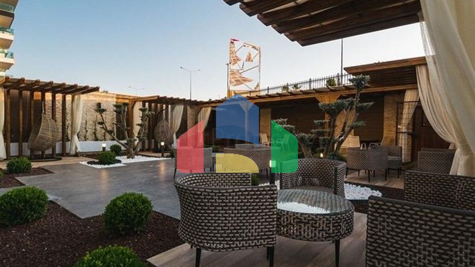 Двокімнатна квартира в комплексі на першій лінії в районі Кестель