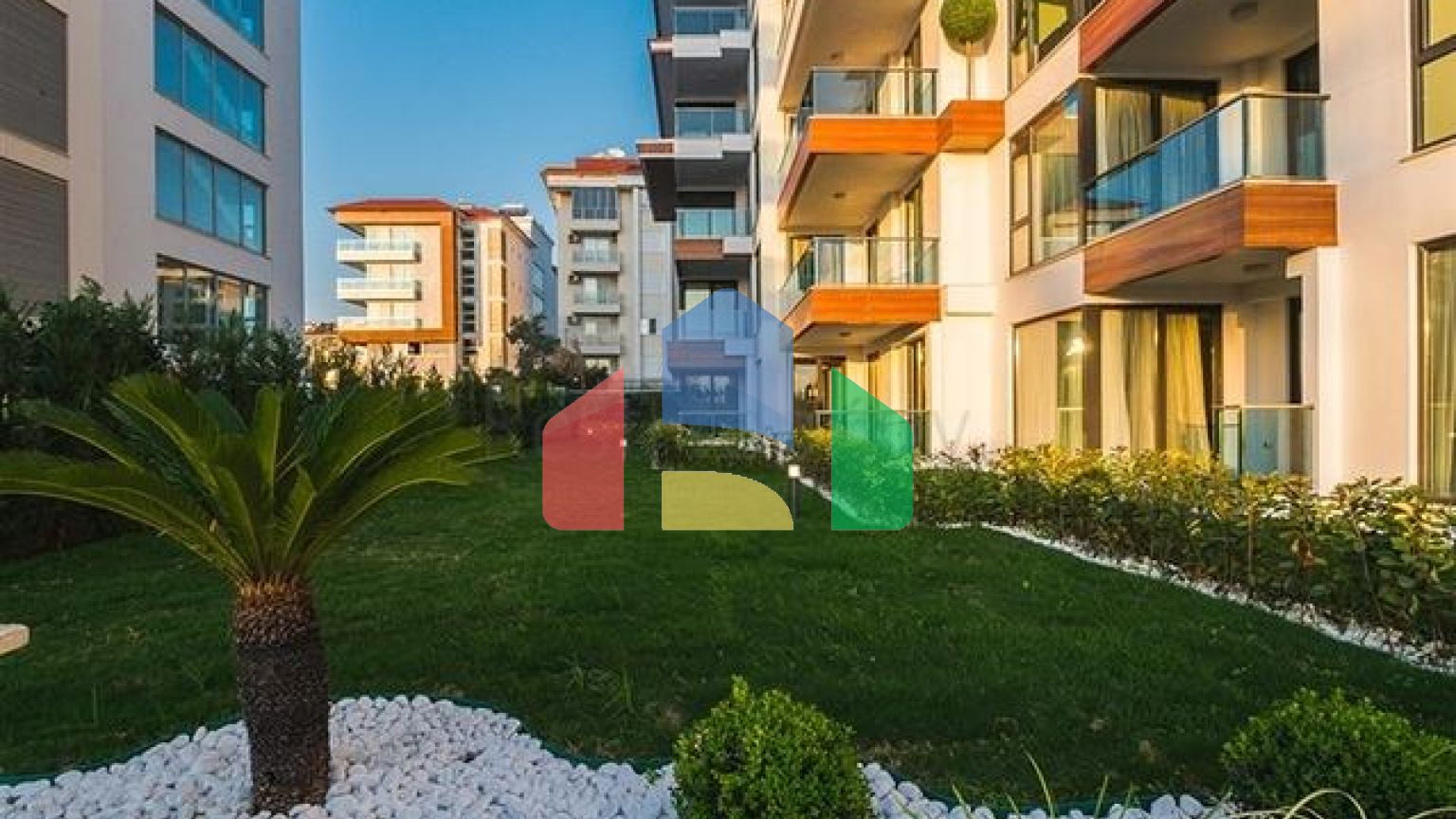 Двокімнатна квартира в комплексі на першій лінії в районі Кестель