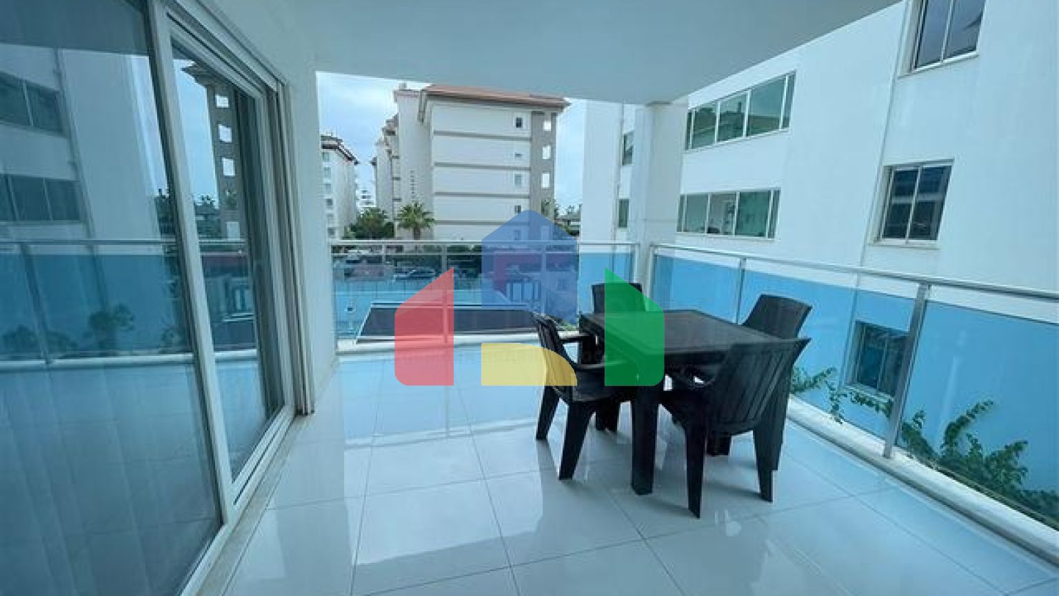 Дизайнерские апартаменты в Кестеле