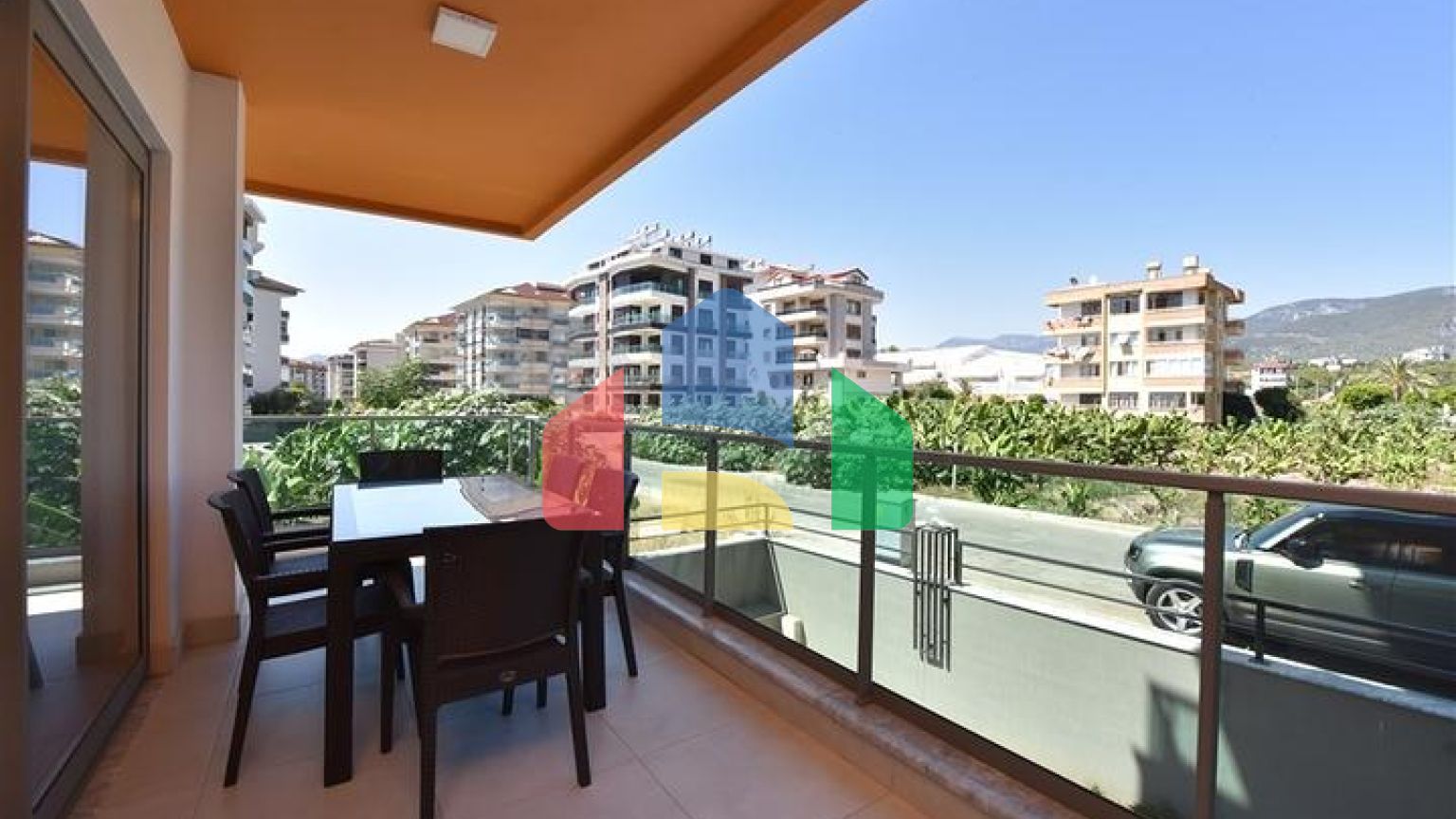 Просторі апартаменти в Кестель