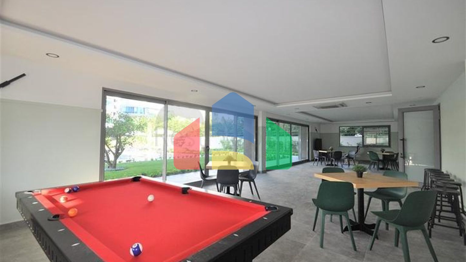 Просторі апартаменти в Кестель