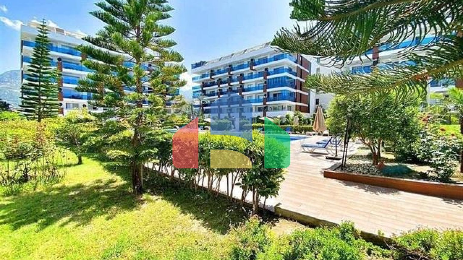 Просторный пентхаус 3+1 с террасой в современном жилом комплексе