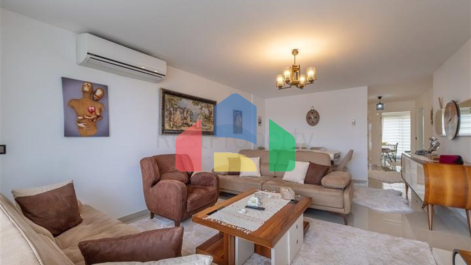 Просторный пентхаус 3+1 с террасой в современном жилом комплексе