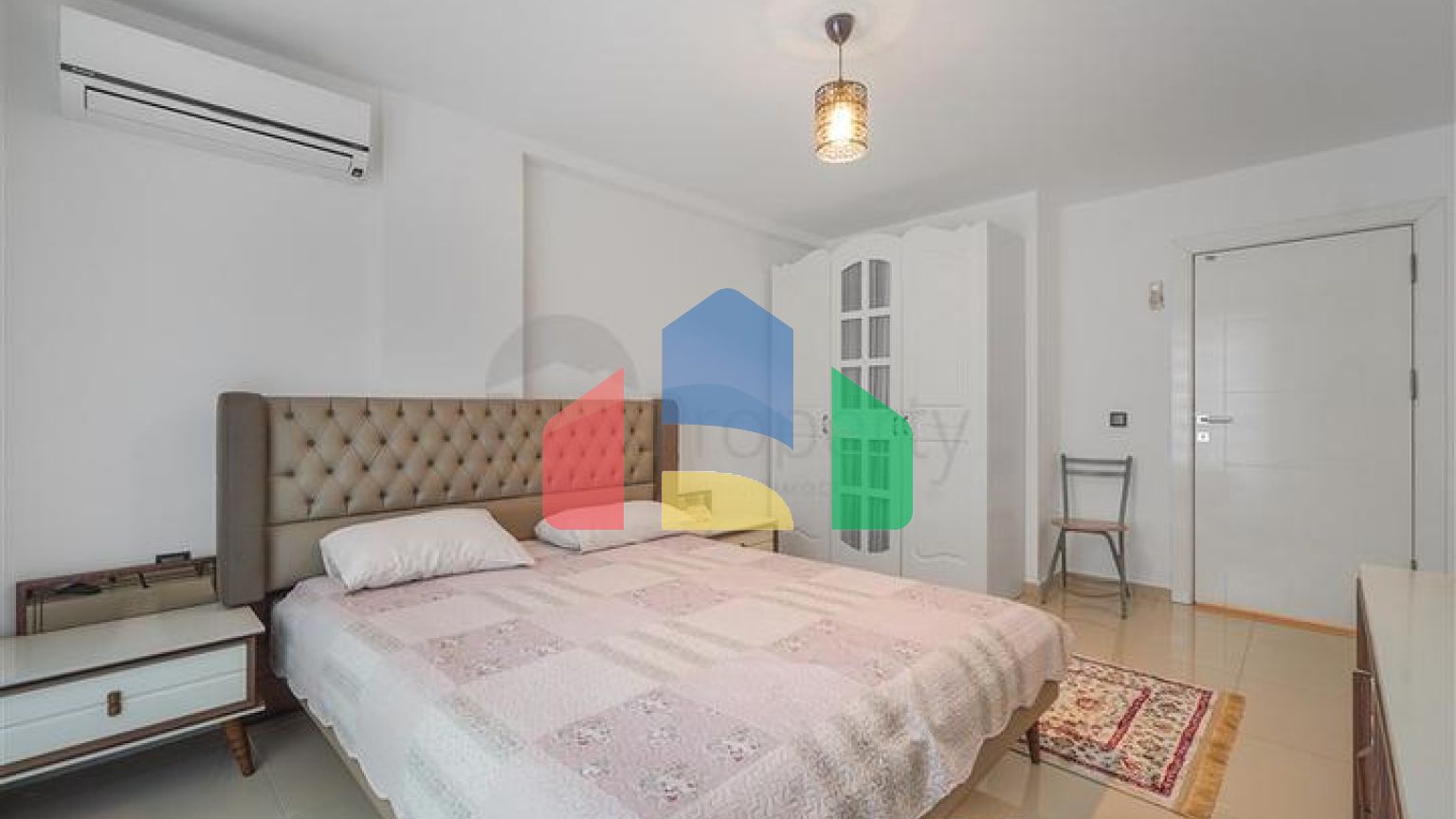 Просторный пентхаус 3+1 с террасой в современном жилом комплексе