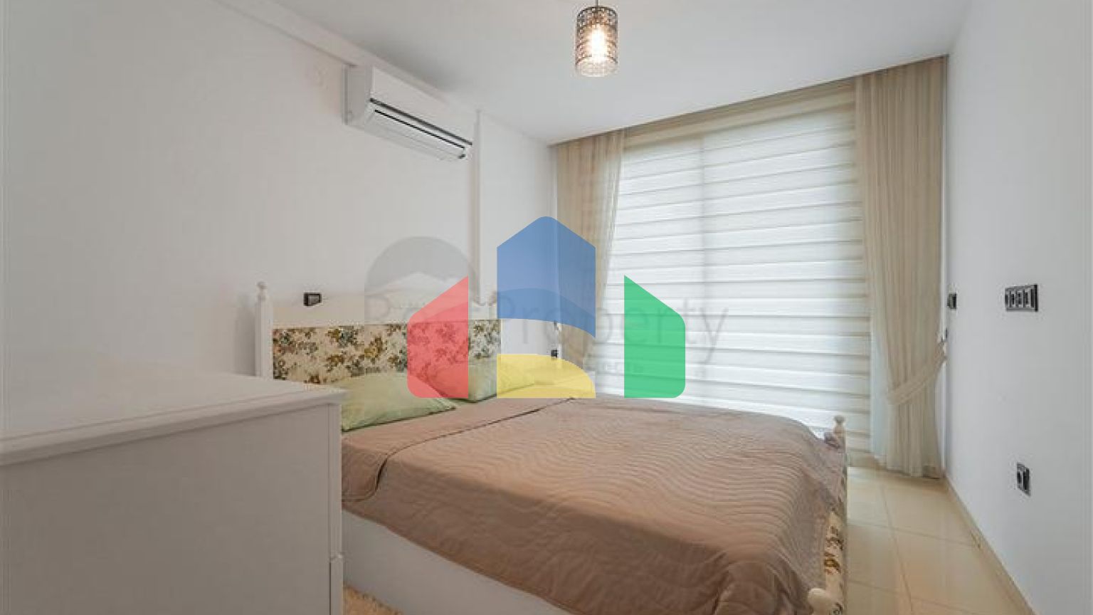 Просторный пентхаус 3+1 с террасой в современном жилом комплексе