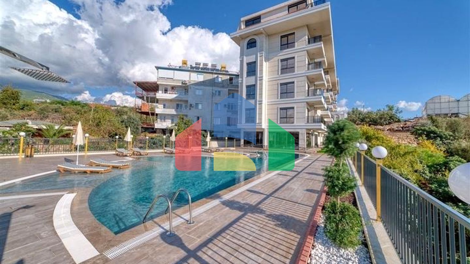 Уютная квартира 1+1 в районе Кестель с современной инфраструктурой