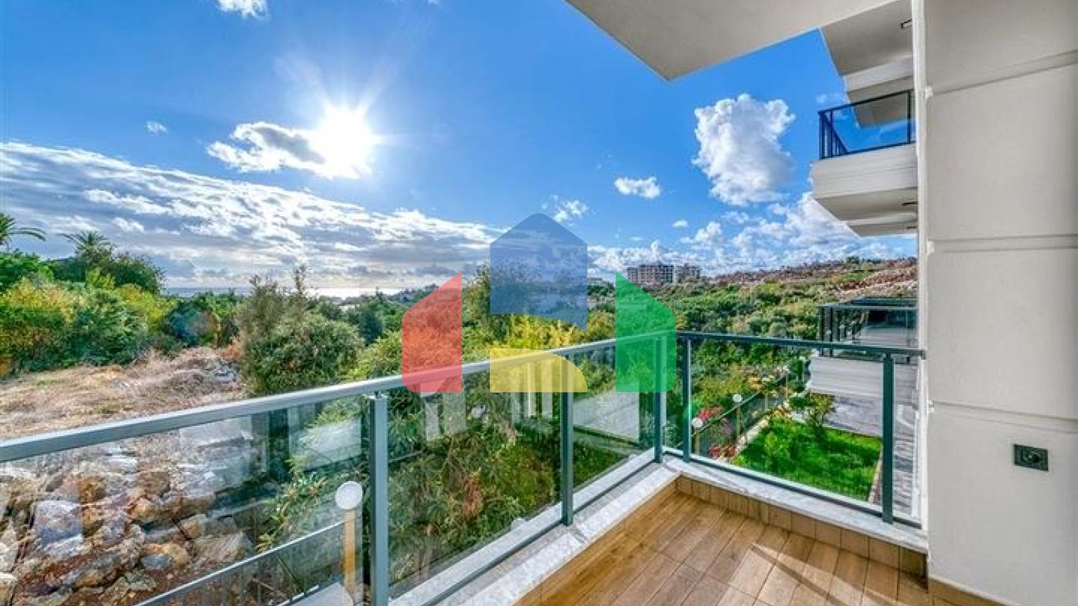 Уютная квартира 1+1 в районе Кестель с современной инфраструктурой