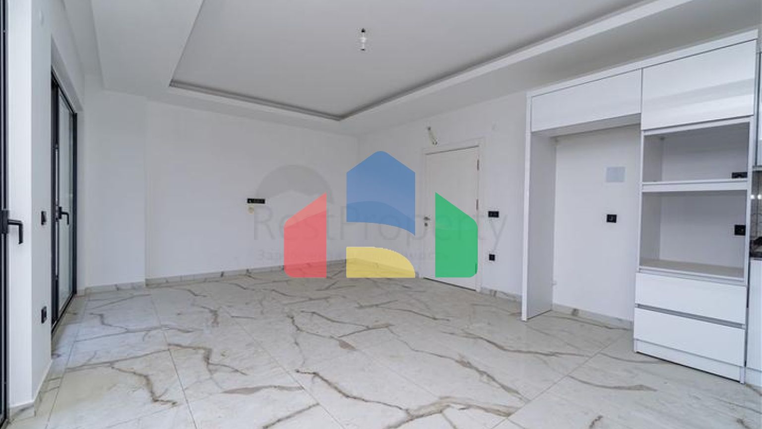 Современная квартира 3+1 в благоустроенном жилом доме