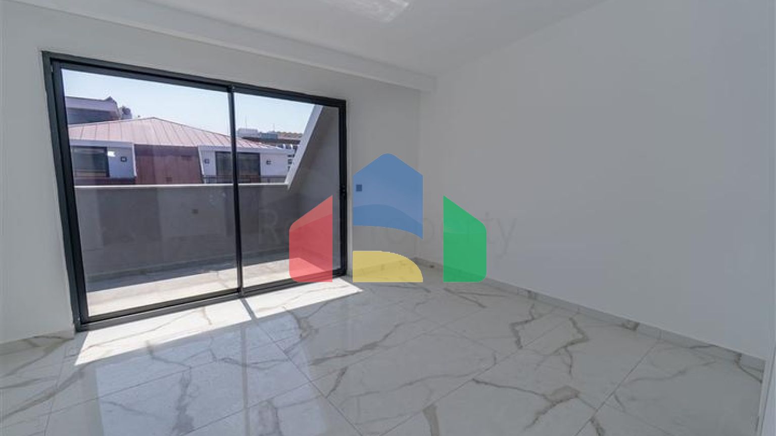 Современная квартира 3+1 в благоустроенном жилом доме