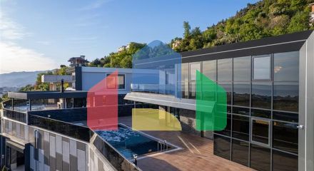 Простора вілла 4 + 1 з видом на море і власною інфраструктурою в Кестелі