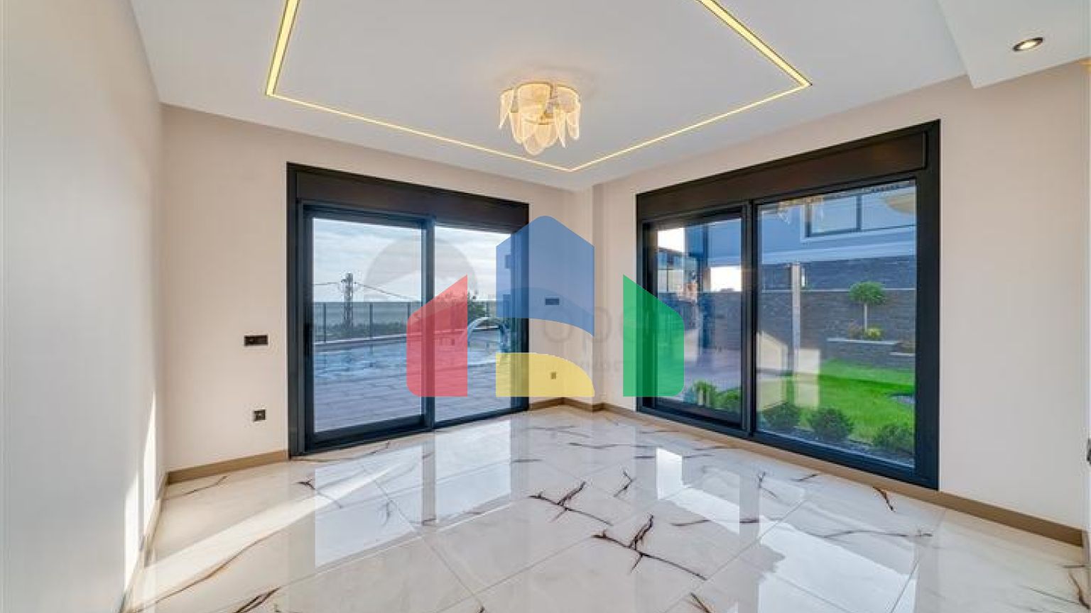 Простора вілла 4 + 1 з видом на море і власною інфраструктурою в Кестелі