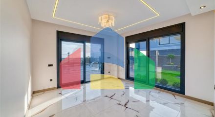 Простора вілла 4 + 1 з видом на море і власною інфраструктурою в Кестелі