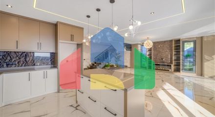 Простора вілла 4 + 1 з видом на море і власною інфраструктурою в Кестелі