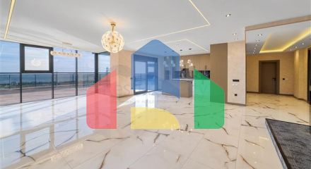 Простора вілла 4 + 1 з видом на море і власною інфраструктурою в Кестелі