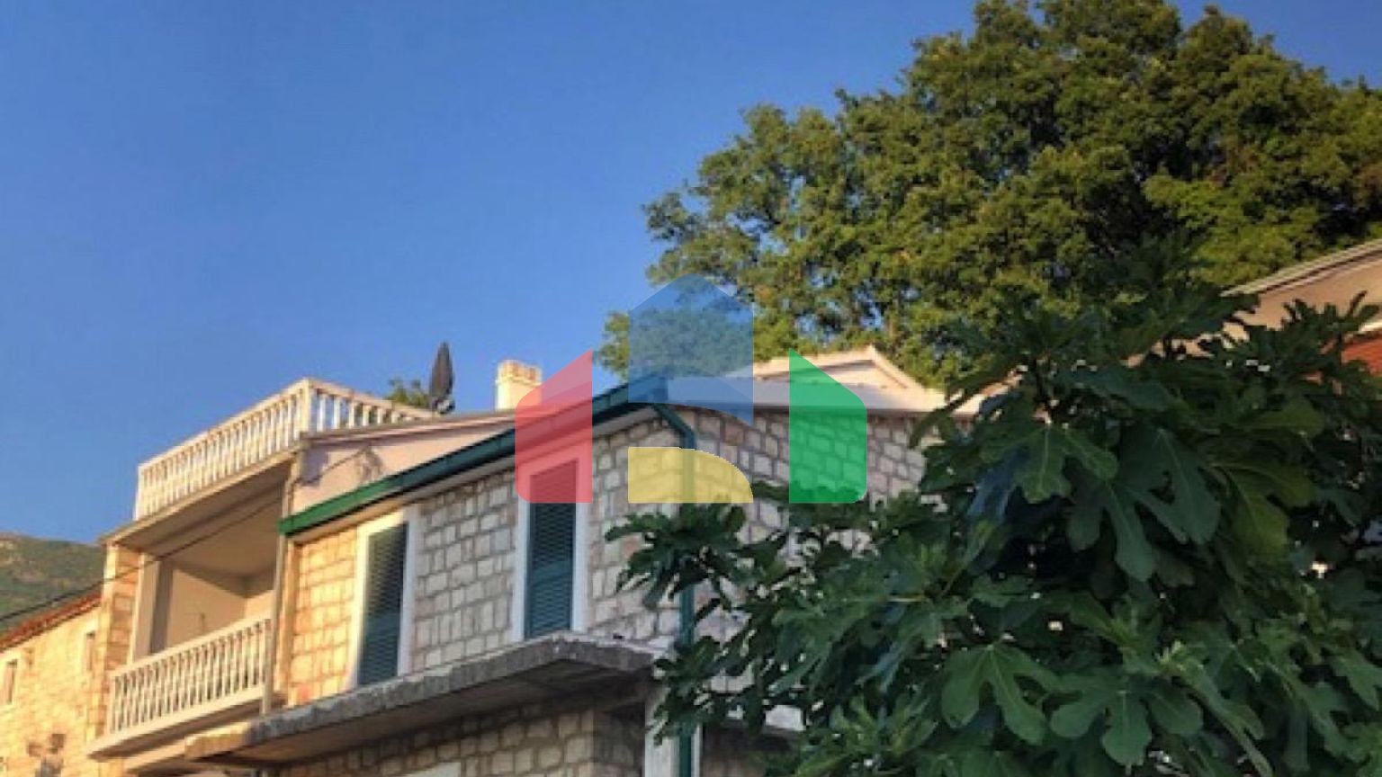 Двухэтажный каменный дом в Каменово ( Будва)