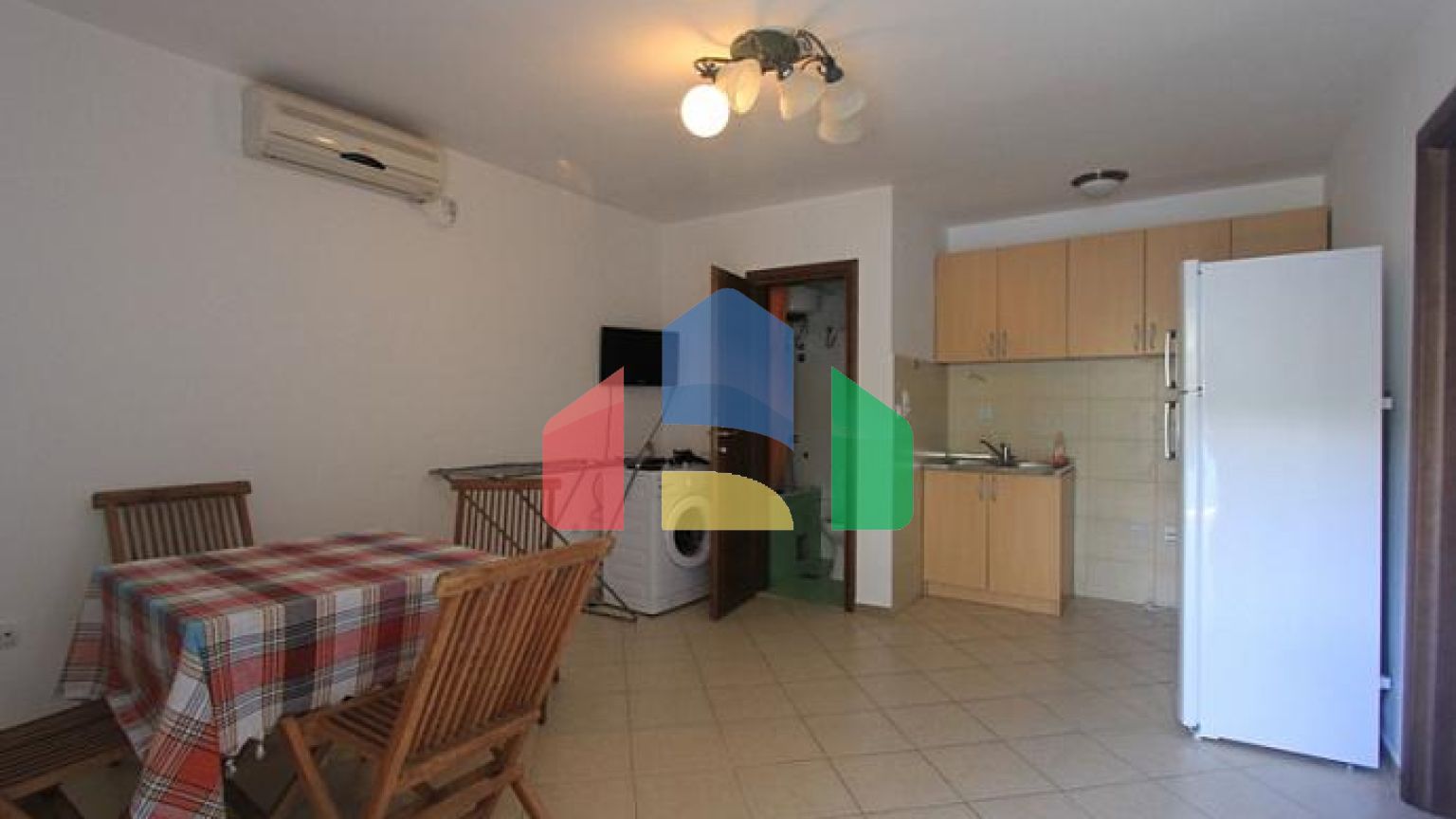 Уютная вилла с видом на море в Лепетани