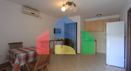 Уютная вилла с видом на море в Лепетани